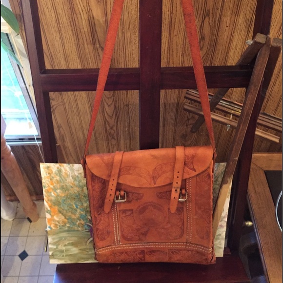 Vintage hand tooled leather bag - Picture 2 of 2